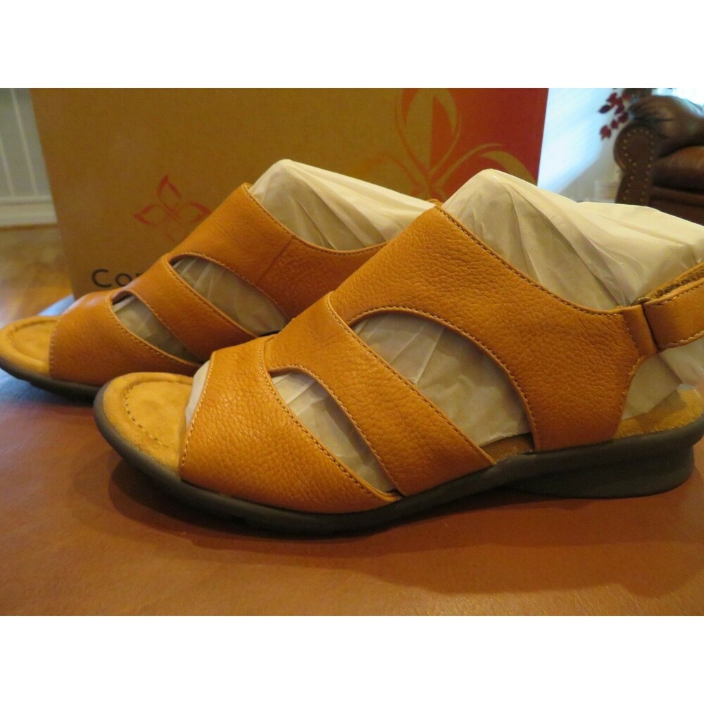 NWT Womens Sand Brown Comfortiva Parma Sandals, 7.5